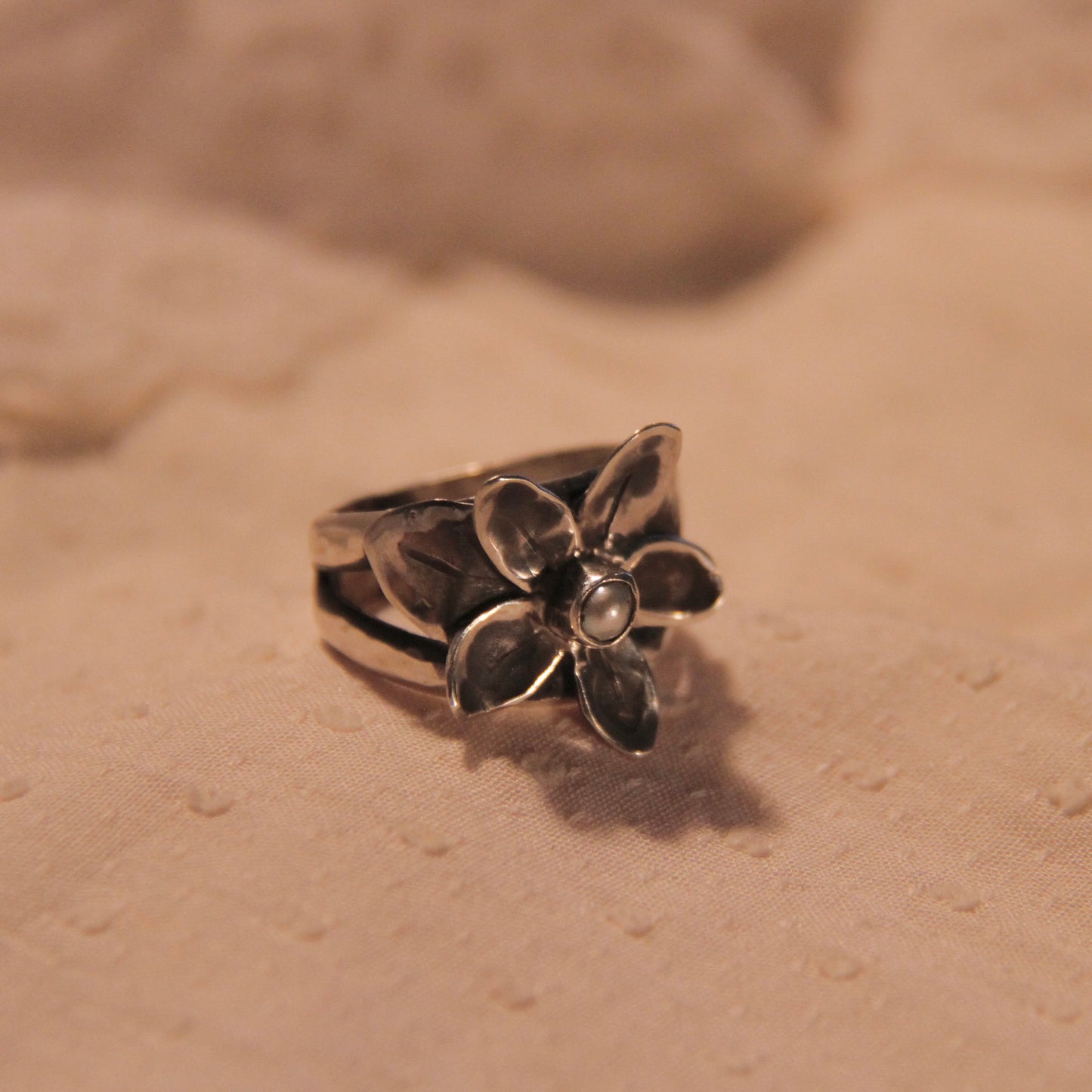 Flower lily ring