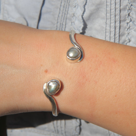 Seaweed pearl bracelet