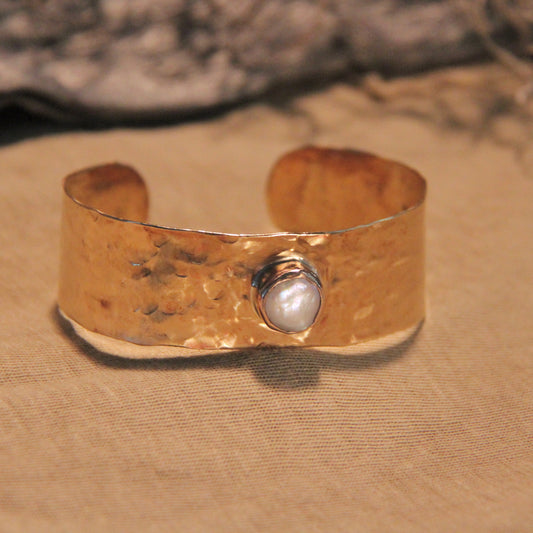 Single Pearl Brass Cuff